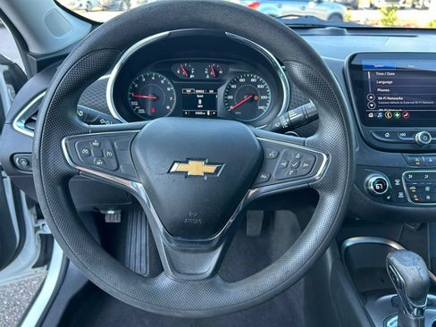 Used 2021 Chevrolet Malibu LT FWD image 24
