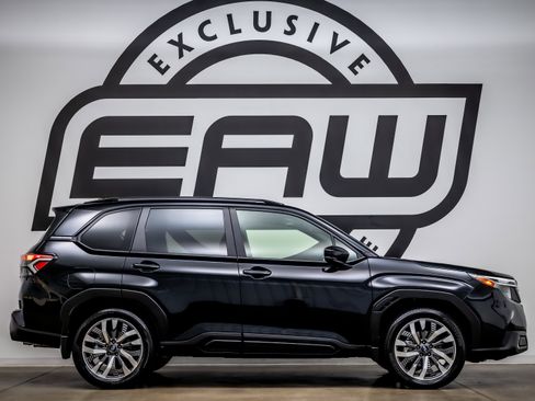 Used 2025 Subaru Forester Touring w/ Popular Package - Touring image 8