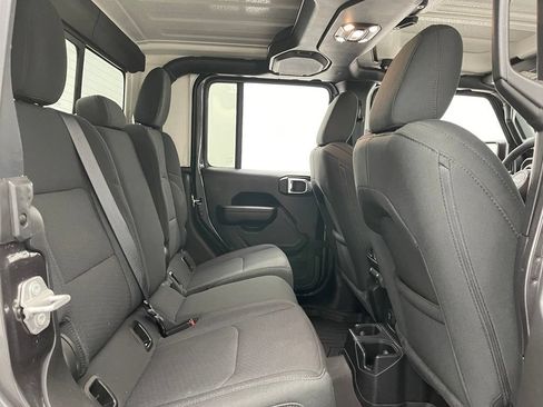 Used 2023 Jeep Gladiator Sport AWD/4WD image 36