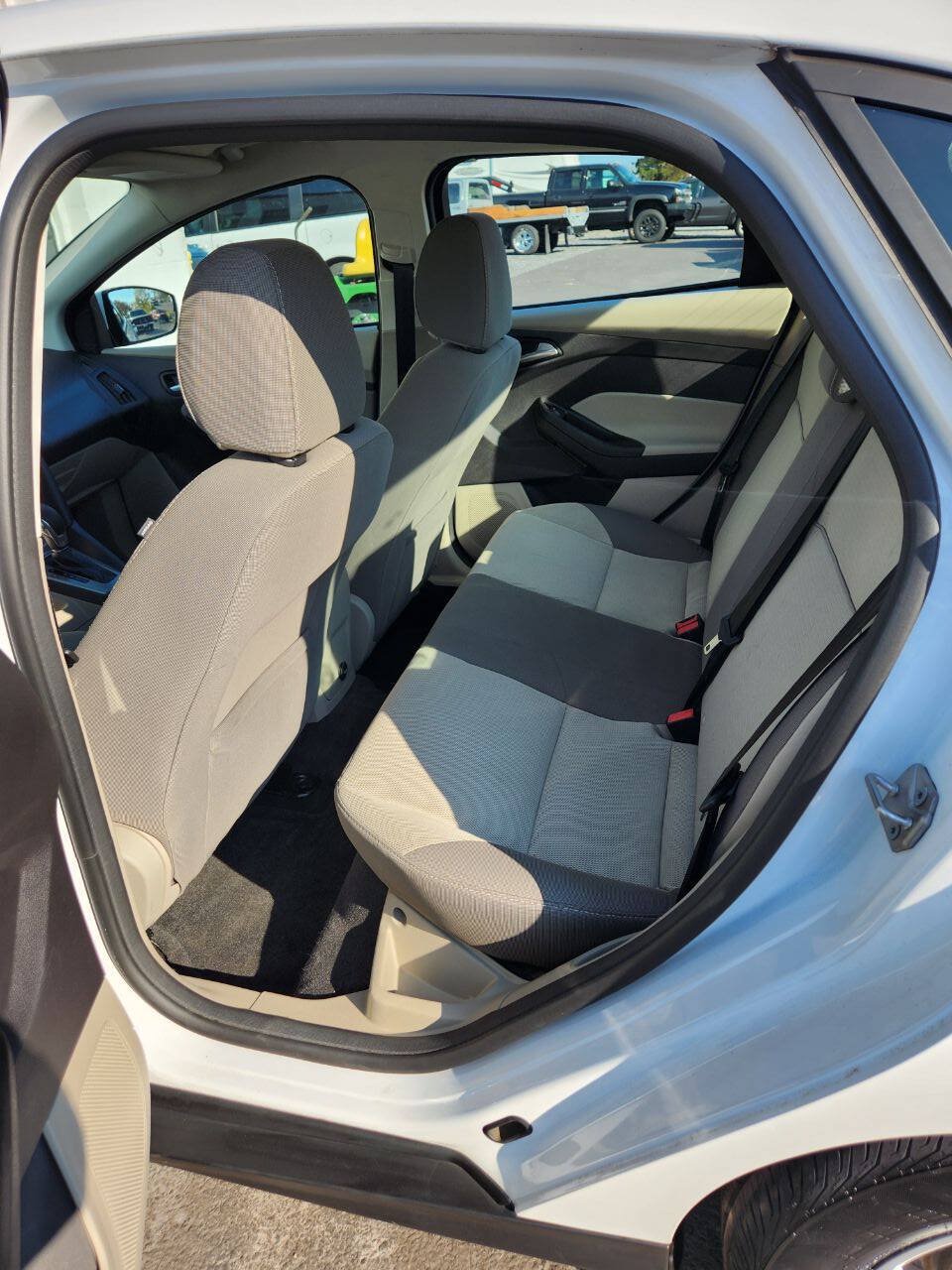 Used 2014 Ford Focus SE FWD image 11