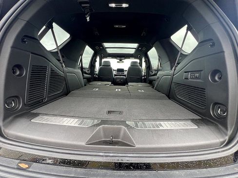 Used 2022 Chevrolet Tahoe RST w/ Sport Performance Package image 28