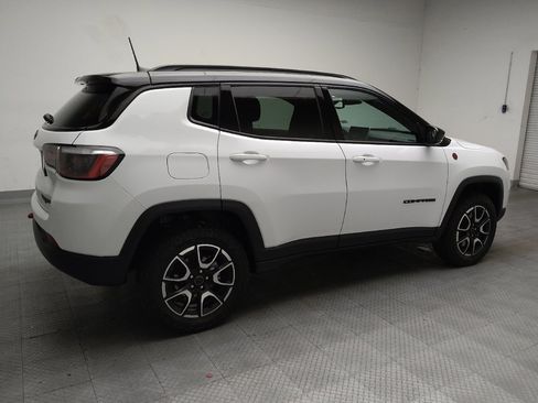 Used 2025 Jeep Compass Trailhawk AWD/4WD image 10