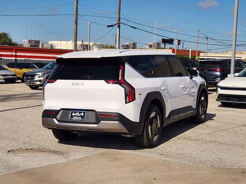 New 2026 Kia EV9 Light image 3