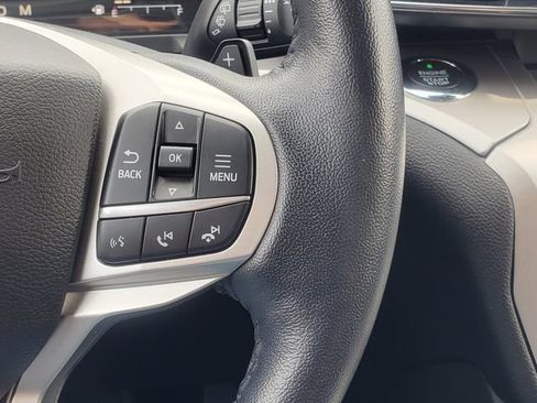 Used 2021 Ford Explorer XLT w/ Equipment Group 202A AWD/4WD image 17
