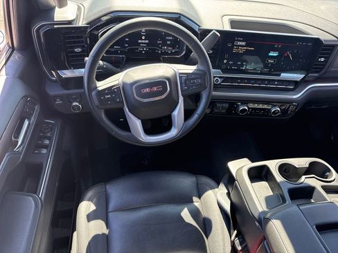 Used 2025 GMC Sierra 1500 SLT AWD/4WD image 16