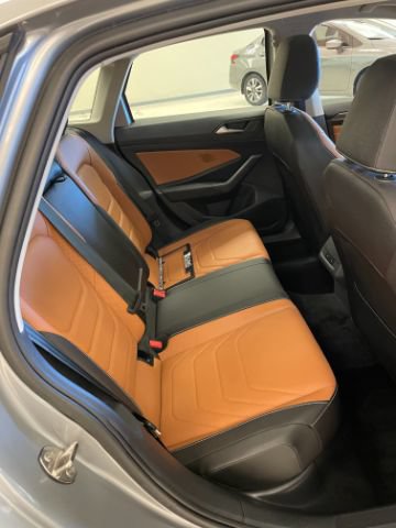Used 2023 Volkswagen Jetta SEL FWD image 32