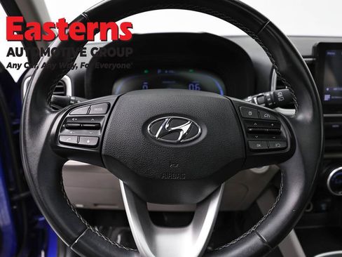 Used 2024 Hyundai Venue SEL FWD image 10