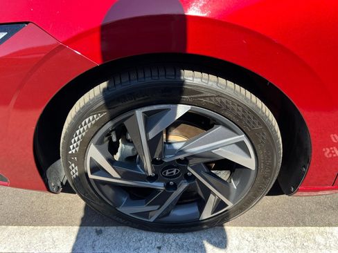 Used 2024 Hyundai Elantra Limited FWD image 15