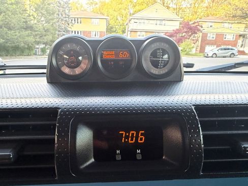 Used 2012 Toyota FJ Cruiser 4WD w/ Upgrade Pkg image 20