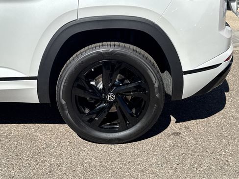 New 2026 Volkswagen Atlas Cross Sport SEL R-Line image 9