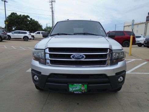 Used 2017 Ford Expedition EL XL w/ Equipment Group 101A RWD image 2