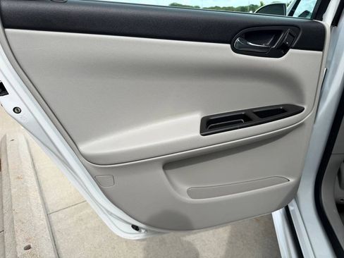 Used 2012 Chevrolet Impala LTZ FWD image 19