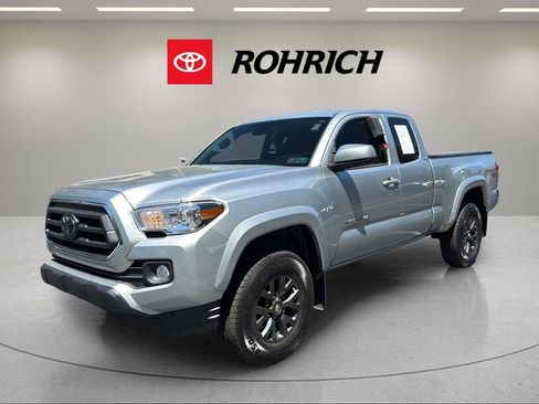 Certified 2022 Toyota Tacoma SR5 w/ SR5 Appearance Package (SM) AWD/4WD image 1