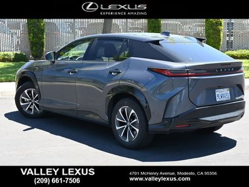 Used 2024 Lexus RZ 300e Premium w/ Technology Package FWD image 4