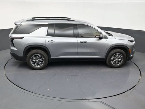 Used 2026 Chevrolet Traverse LT FWD image 15