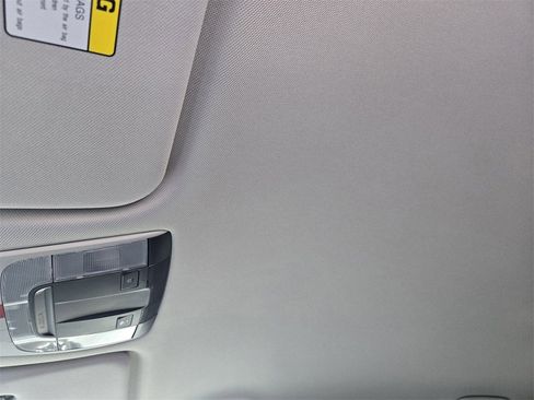 New 2025 Kia Sorento LX image 17