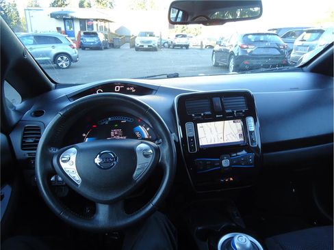 Used 2013 Nissan Leaf SV w/ LED & Quick Charge Pkg image 15