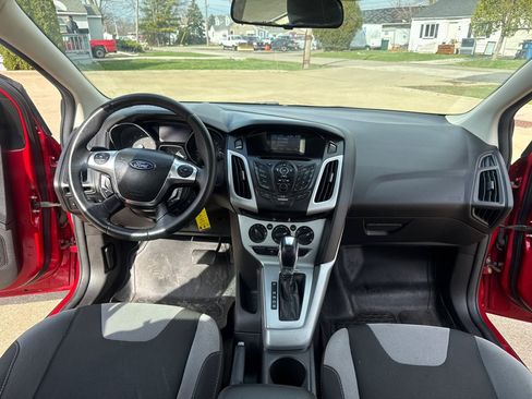 Used 2012 Ford Focus SE FWD image 8