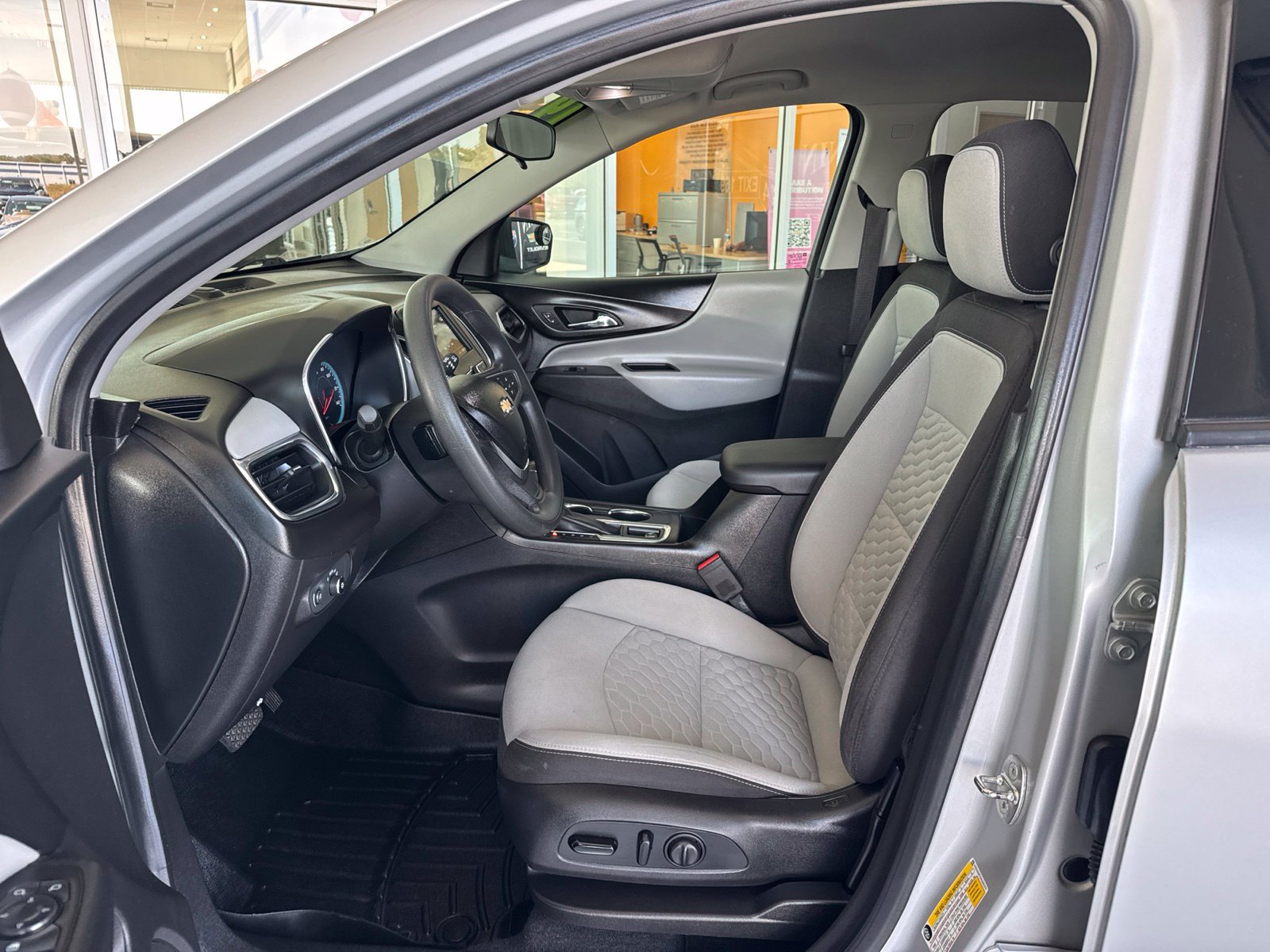 Used 2019 Chevrolet Equinox LS w/ LS Convenience Package FWD image 20