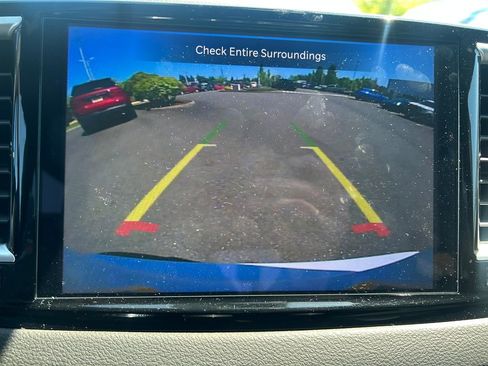 Used 2025 Chrysler Pacifica Select FWD image 27