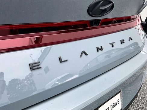 Used 2022 Hyundai Elantra SEL w/ Convenience Package image 30