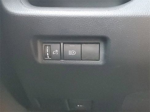 Used 2022 Toyota RAV4 LE image 12