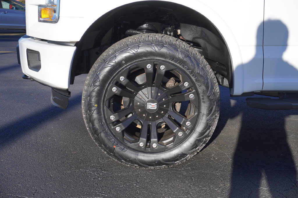 Used 2015 Ford F150 XLT w/ Equipment Group 302A Luxury AWD/4WD image 10