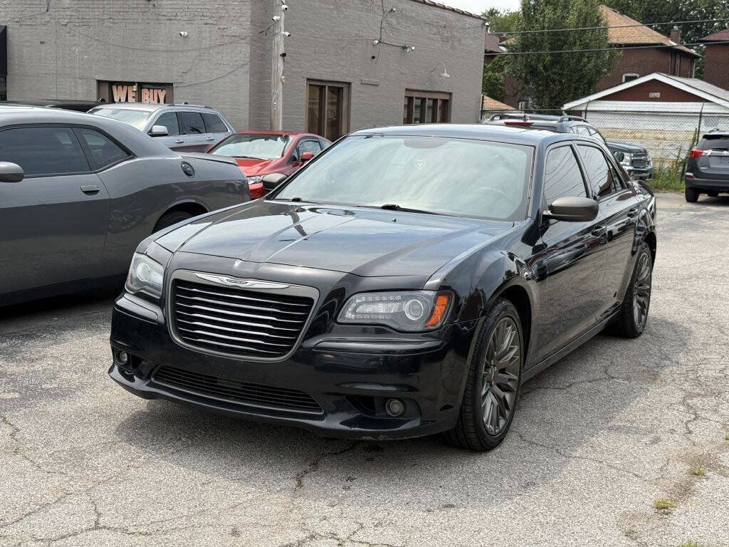 Used 2014 Chrysler 300 C RWD image 1