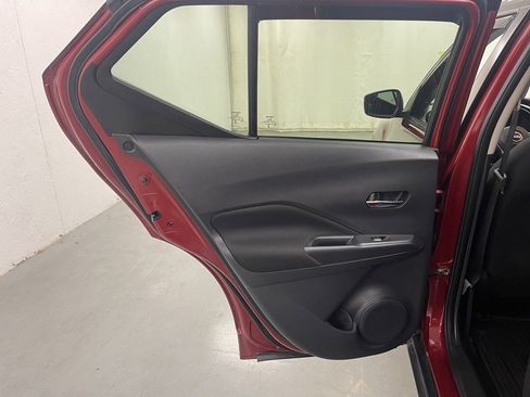 Used 2023 Nissan Kicks SV image 15