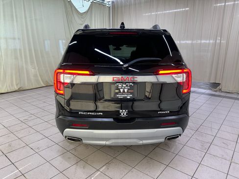 Certified 2023 GMC Acadia SLT w/ Technology Package AWD/4WD image 6
