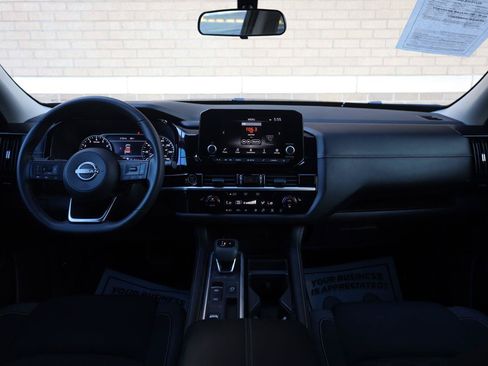Used 2024 Nissan Pathfinder SV w/ Lighting Package (N92) FWD image 30