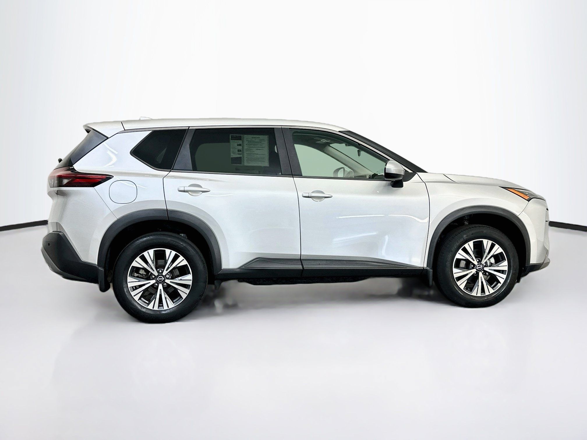 Used 2023 Nissan Rogue SV AWD/4WD image 10