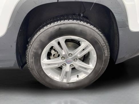 Used 2024 GMC Terrain SLE AWD/4WD image 27