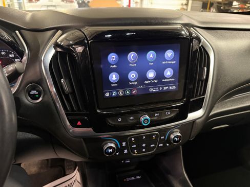 Used 2022 Chevrolet Traverse LT w/ LT Premium Package AWD/4WD image 49