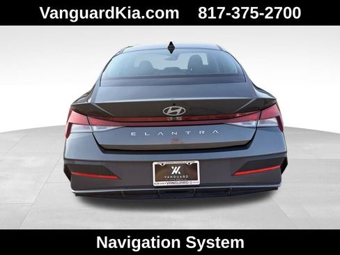 Used 2024 Hyundai Elantra SEL image 3