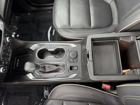 Used 2023 Chevrolet Traverse Premier w/ Redline Edition FWD image 39