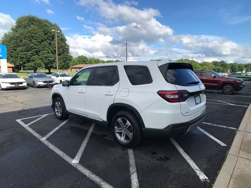 Certified 2024 Honda Pilot EX-L image 10