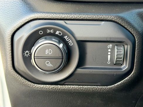 Used 2023 Jeep Gladiator Overland image 35