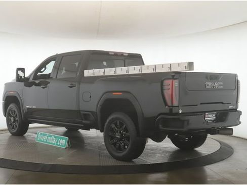 Used 2025 GMC Sierra 2500 AT4 w/ AT4 Premium Plus Package AWD/4WD image 8