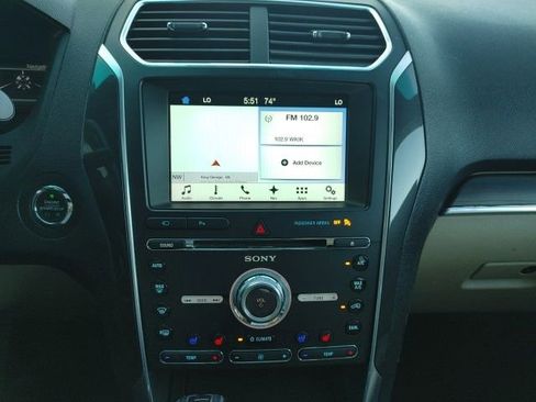 Used 2017 Ford Explorer Limited image 29