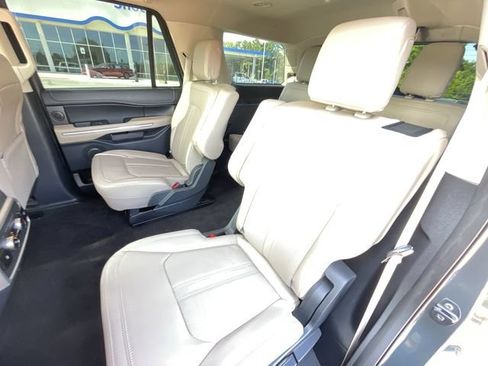 Used 2023 Ford Expedition Limited RWD image 18