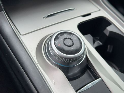 Used 2021 Ford Explorer XLT image 16