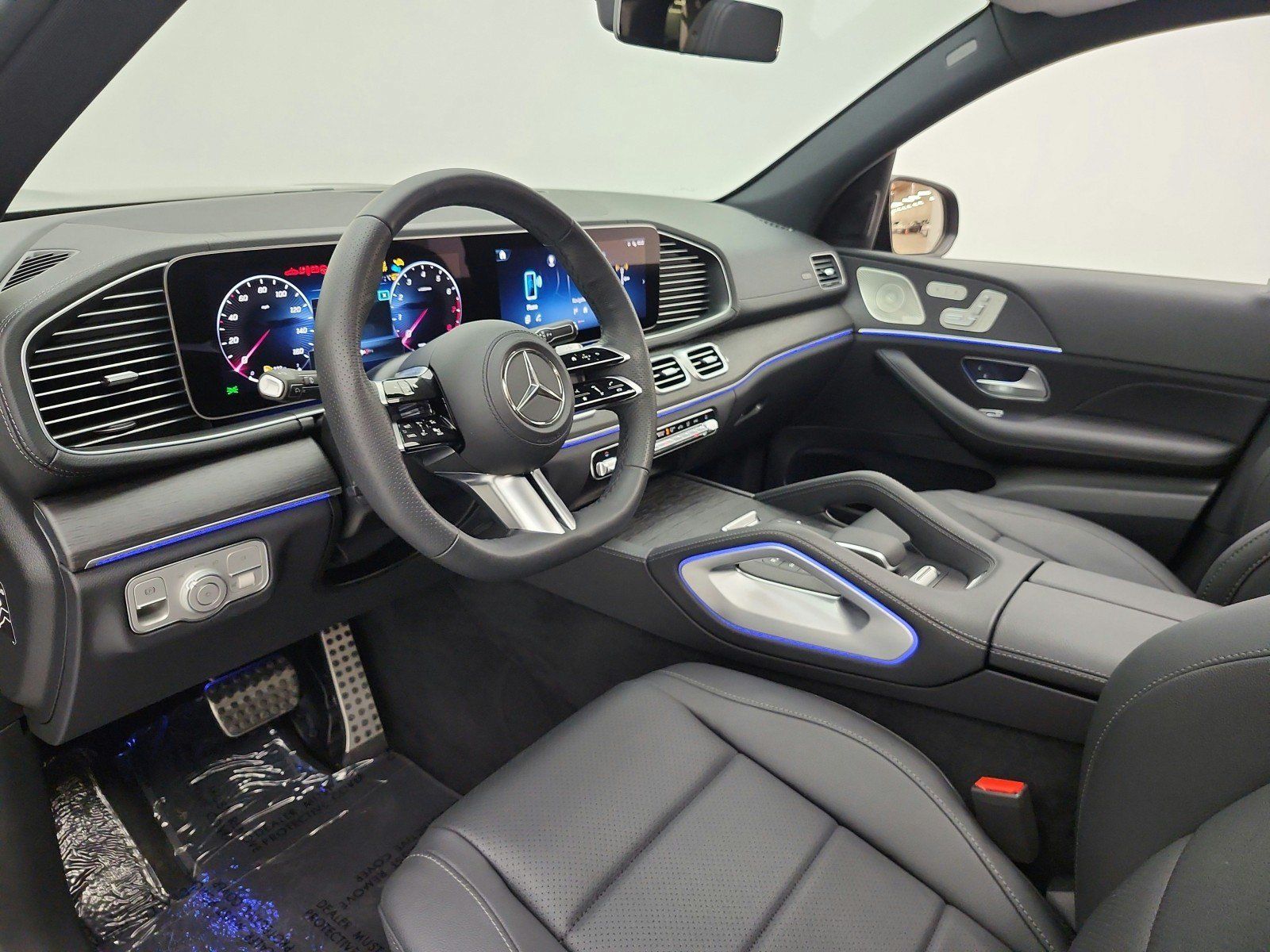 Used 2025 Mercedes-Benz GLS 450 4MATIC image 12