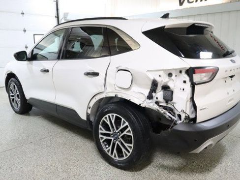 Used 2020 Ford Escape SEL image 3