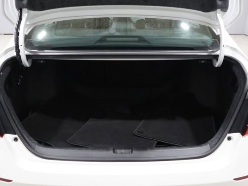 Used 2019 Honda Accord Sport image 4