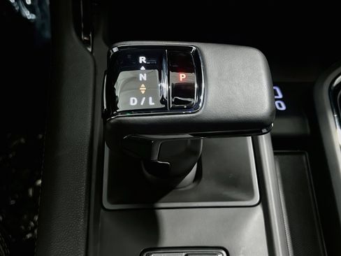 Used 2025 GMC Sierra 1500 AT4 w/ AT4 Premium Package AWD/4WD image 13