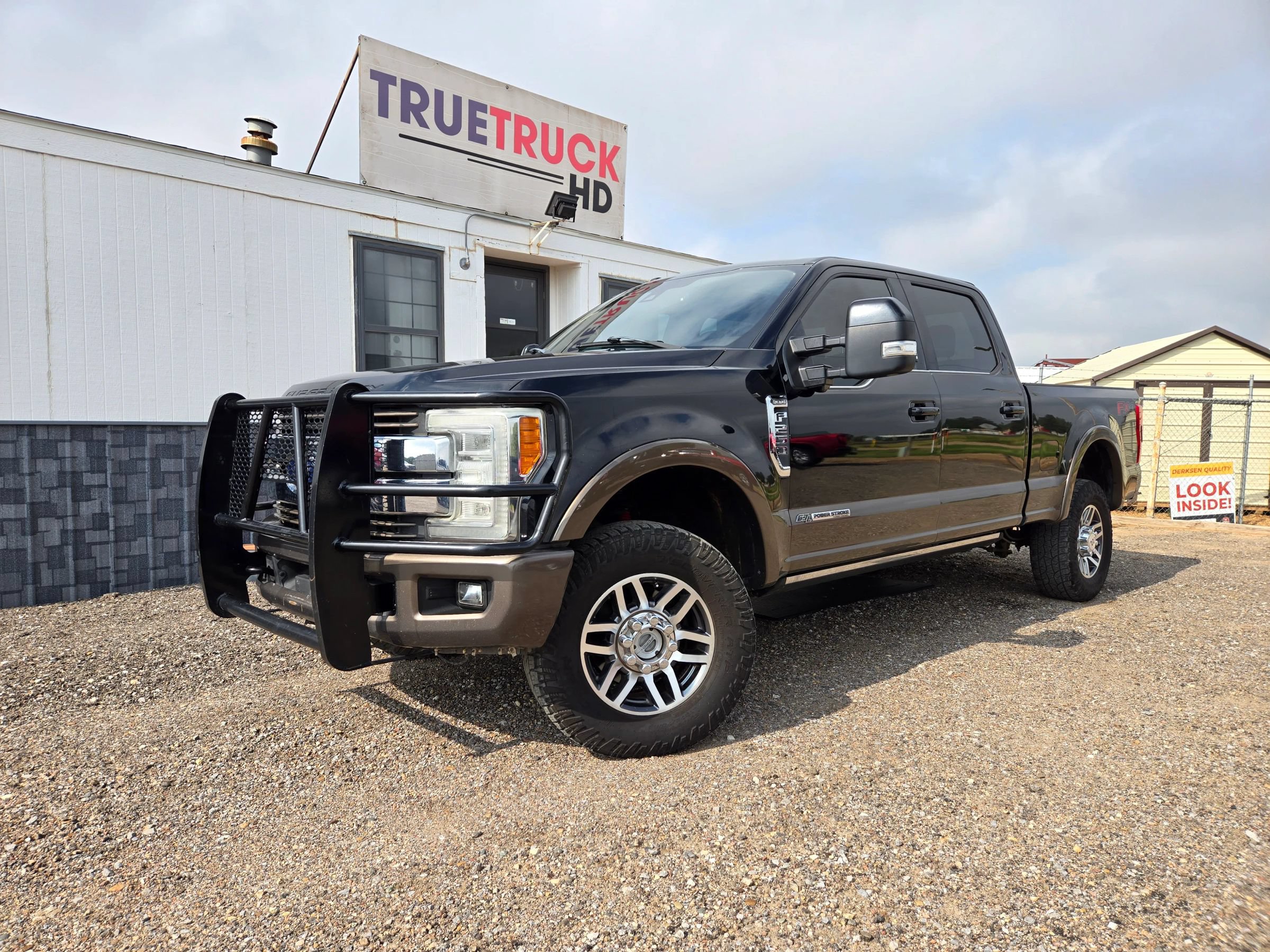 Used 2017 Ford F250 King Ranch w/ King Ranch Ultimate Package AWD/4WD image 1