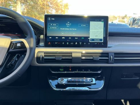 New 2026 Lincoln Corsair Premiere image 15