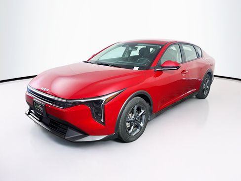 Used 2025 Kia K4 FWD image 3