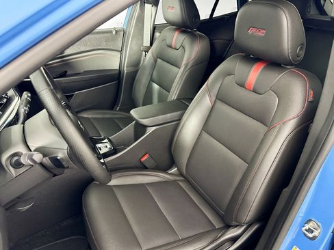 Used 2024 Chevrolet Trax RS w/ Sunroof Package image 19